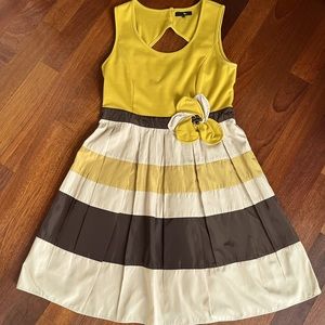 Cute dress, gently worn.